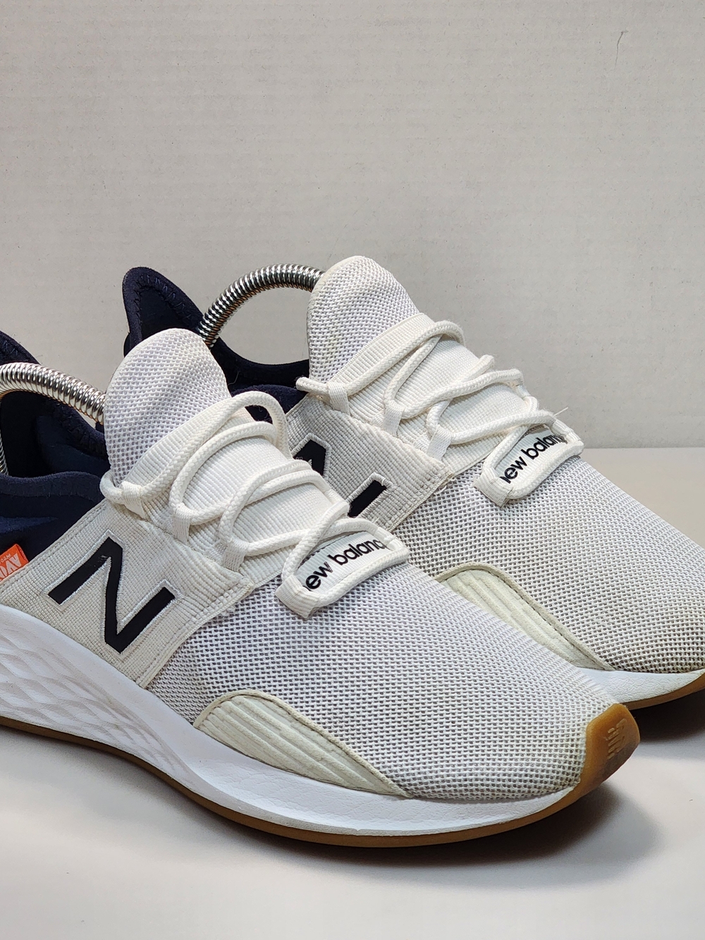 New Balance Roav Fresh foam Men’s Athletic Shoes Size 7 D White Blue MROAVRH1